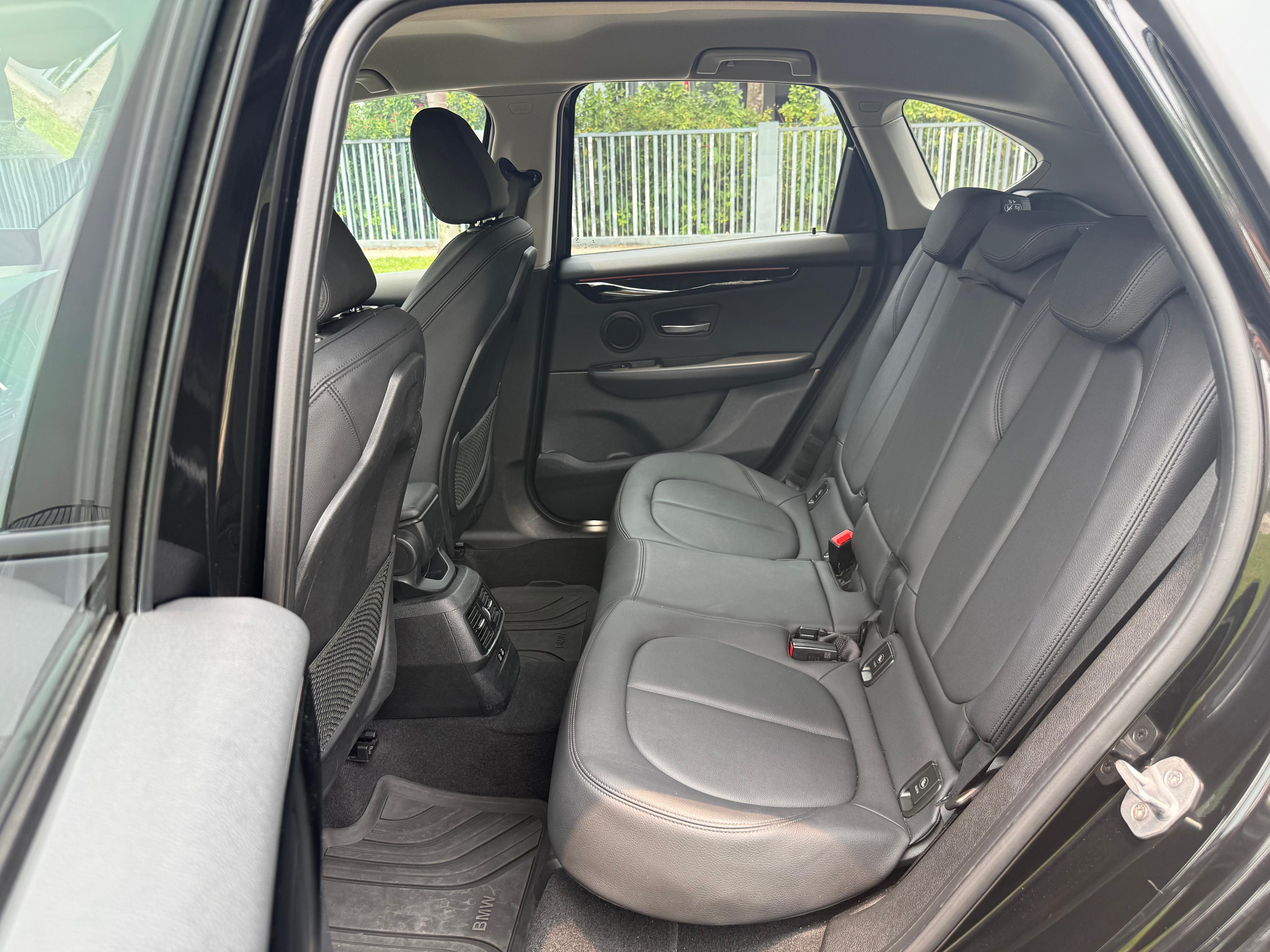 BMW 216i